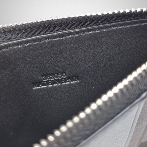 Loewe Puzzle Coin Cardholder in Classic Calfskin - Picture 12 of 13